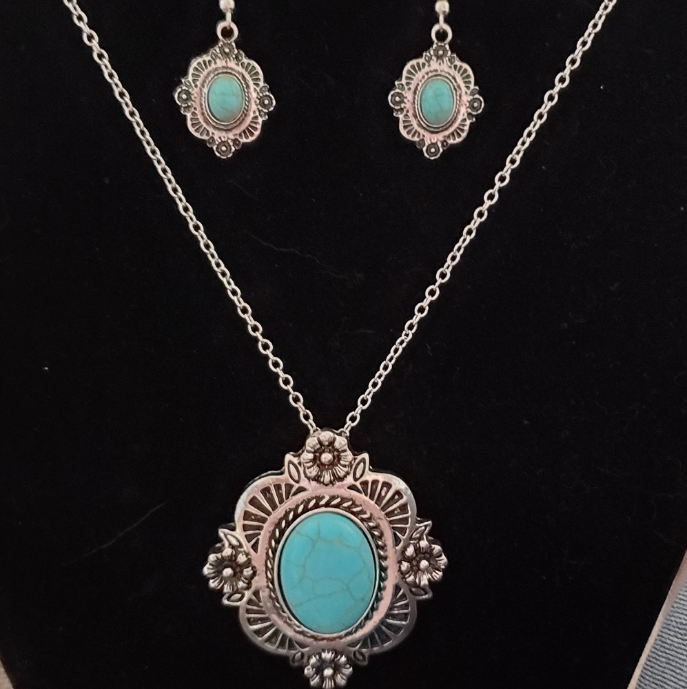 Turquoise Necklace & matching earrings